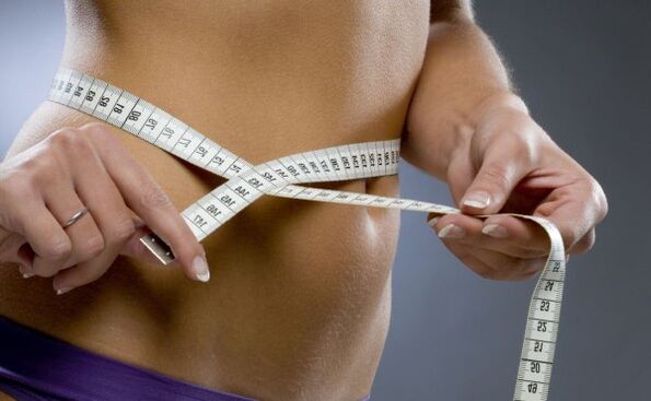 由于节食和锻炼，您在一周内减掉了 7 公斤，您可以拥有优美的身材。